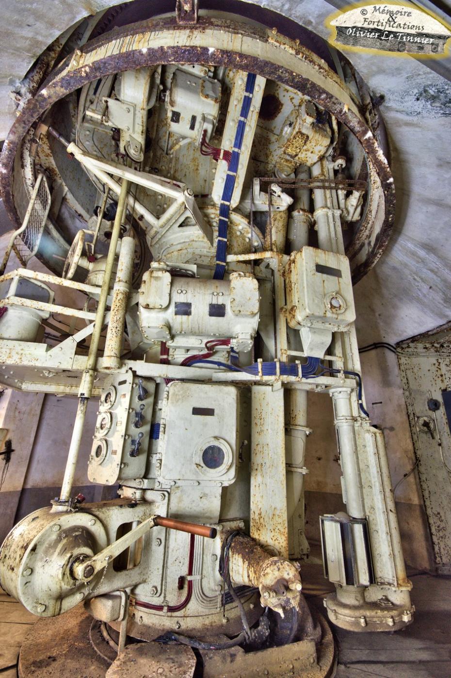 Ligne Maginot - FOUR A CHAUX - FAC - (Ouvrage d'artillerie) - Bloc 2
Etage intermédiaire de la tourelle de 75 - LE TINNIER Olivier