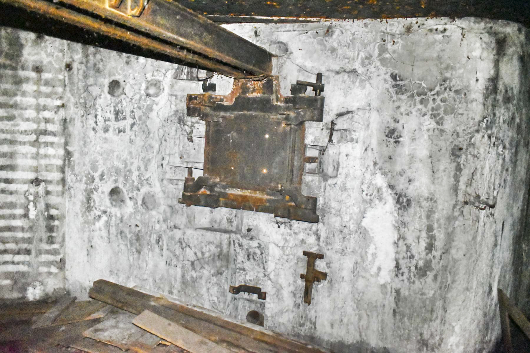 Ligne Maginot - 61/3 - OTTMARSHEIM SUD - (Casemate d'infanterie - Double) - Chambre tir nord
Trémie canon - Daniel Froehly