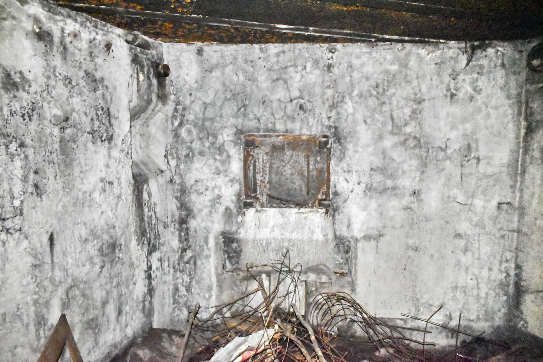 Ligne Maginot - 61/3 - OTTMARSHEIM SUD - (Casemate d'infanterie - Double) - Chambre tir nord
Trémie mitrailleuse - Daniel Froehly