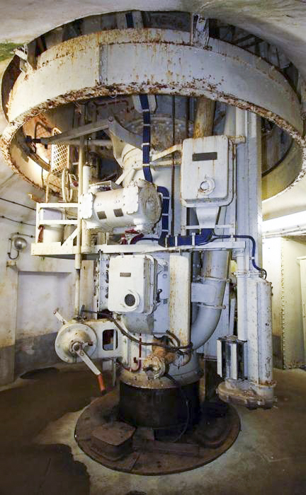 Ligne Maginot - FOUR A CHAUX - FAC - (Ouvrage d'artillerie) - Bloc 2
Etage intermédiaire de la tourelle de 75 - GRASSER Michel