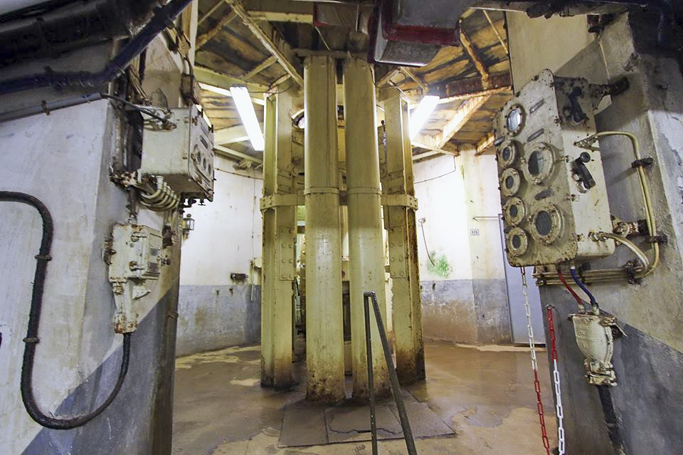 Ligne Maginot - FOUR A CHAUX - FAC - (Ouvrage d'artillerie) - Bloc 2
Etage inférieur de la tourelle de 75 - GRASSER Michel