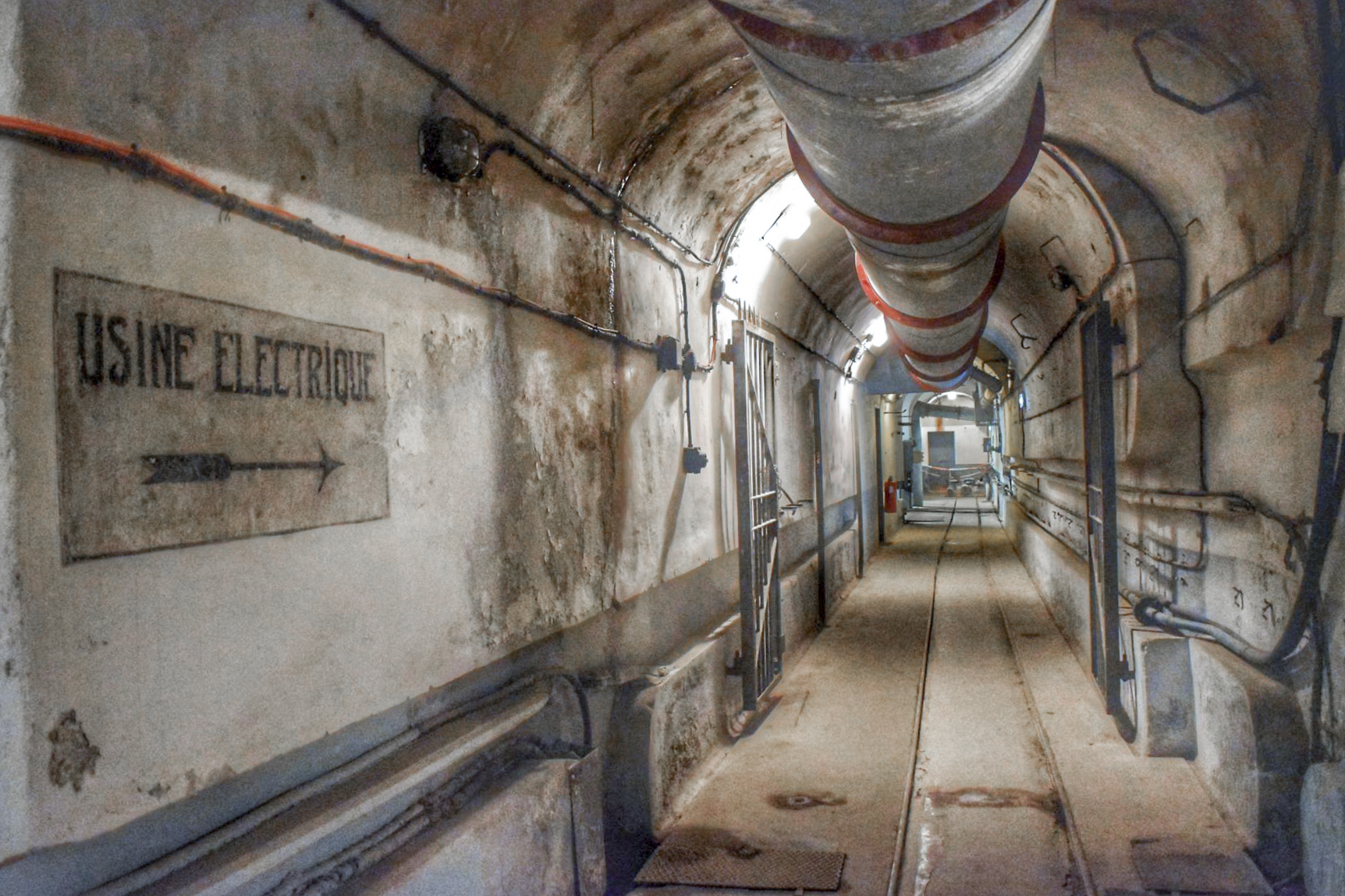 Ligne Maginot - FOUR A CHAUX - FAC - (Ouvrage d'artillerie) - Galerie vers l'usine électrique - Judith Menges