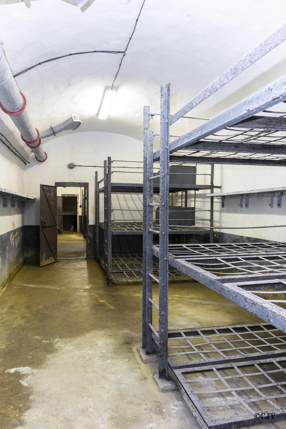 Ligne Maginot - FOUR A CHAUX - FAC - (Ouvrage d'artillerie) - Caserne
Chambre de troupe - Lia VERMEULEN