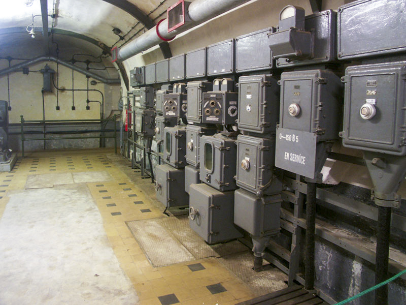 Ligne Maginot - FOUR A CHAUX - FAC - (Ouvrage d'artillerie) - Usine électrique
Tableau de commande des groupes - Pascal LAMBERT