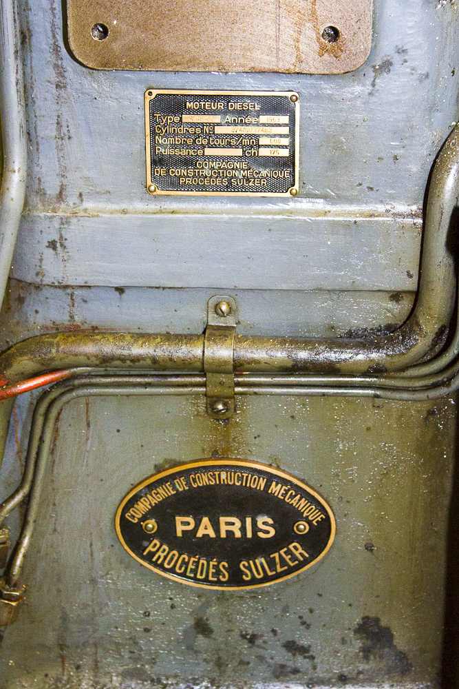 Ligne Maginot - FOUR A CHAUX - FAC - (Ouvrage d'artillerie) - Usine électrique
Plaque de l'un des moteurs SULZER 4 DF 22 - Michel Teiten