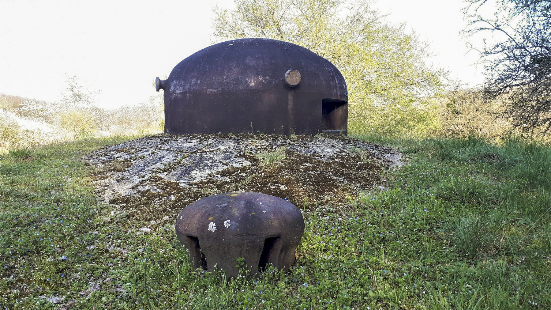 Ligne Maginot - FOUR A CHAUX - FAC - (Ouvrage d'artillerie) - Bloc 3
Champignon de prise d'air et cloche GFM - Gregory Fuchs