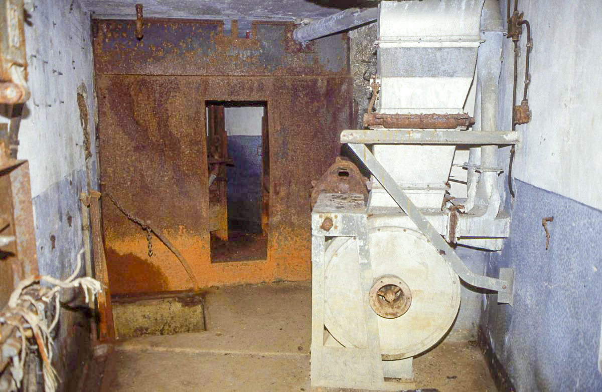 Ligne Maginot - BOIS DE KANFEN EST - C43 - (Casemate d'infanterie) - L'intérieur de la casemate - Valentin Hemmert