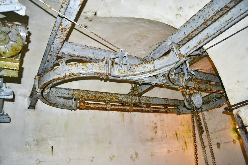 Ligne Maginot - HACKENBERG - A19 (Ouvrage d'artillerie) - Bloc 9 
Monorail permettant la manipulation des caisses à douilles