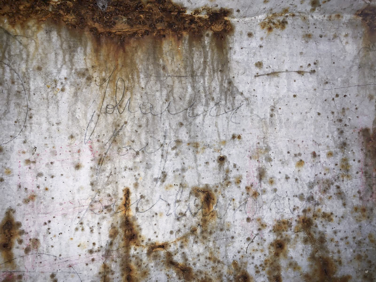 Ligne Maginot - HUTTINGUE - (Ouvrage d'infanterie) - Graffitis dans la coupole Ouest - Laurent Mokry
