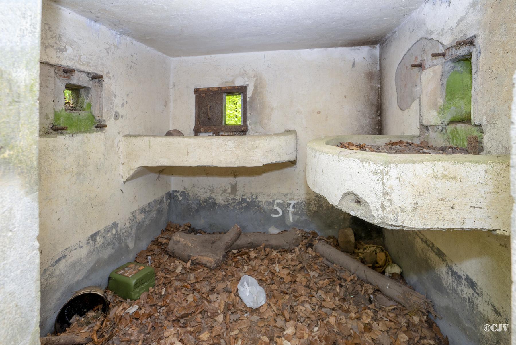Ligne Maginot - FM31 - NONNENHARDT CENTRE 4 - (Blockhaus pour arme infanterie) - Chambre de tir et marquage n°57 - Lia VERMEULEN