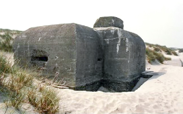 Ligne Maginot - B1BIS - LA ROCHELLE - (Blockhaus pour arme infanterie) - Vu du nord-est - legarsdunord et Ph. F.