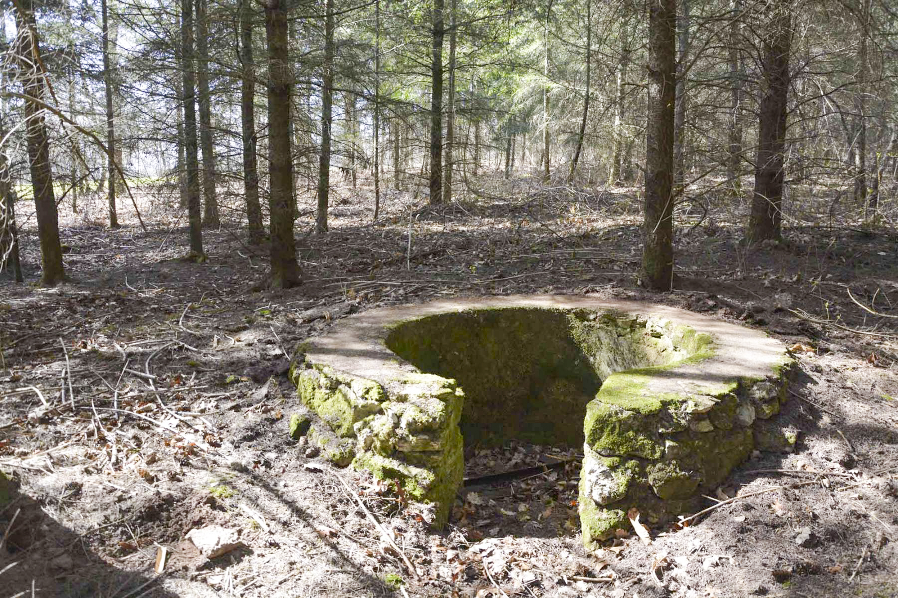 Ligne Maginot - T3 - VERRERIE - (Cuve pour arme d'infanterie) - Emplacement pour Tourelle Démontable. - Dominique Kemmel