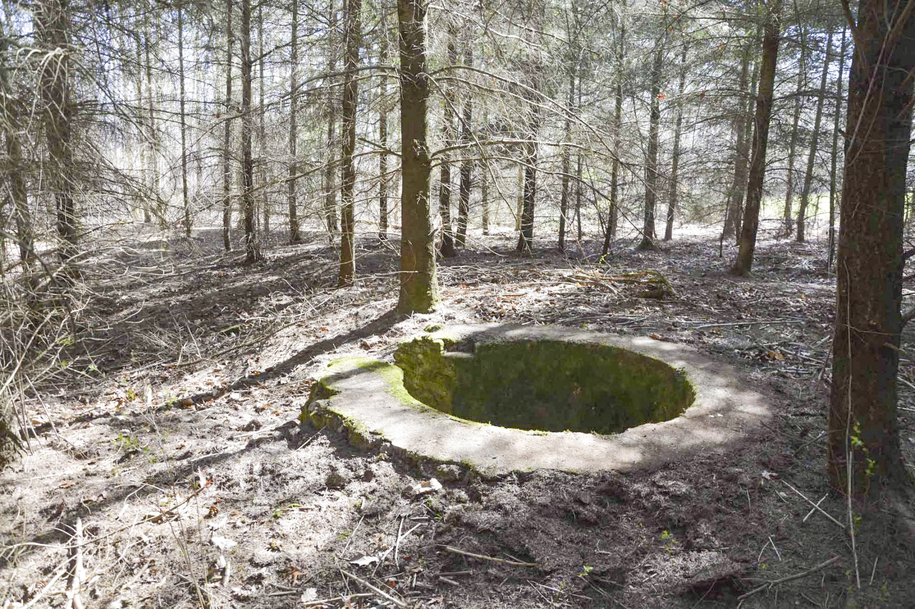 Ligne Maginot - T3 - VERRERIE - (Cuve pour arme d'infanterie) - Emplacement pour Tourelle Démontable. - Dominique Kemmel