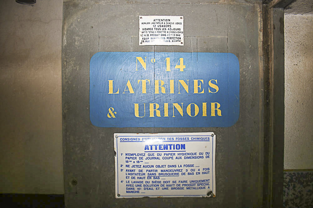 Ligne Maginot - ZEITERHOLZ - X6 - (Abri) - Porte des latrines et urinoir  - Michel Teiten