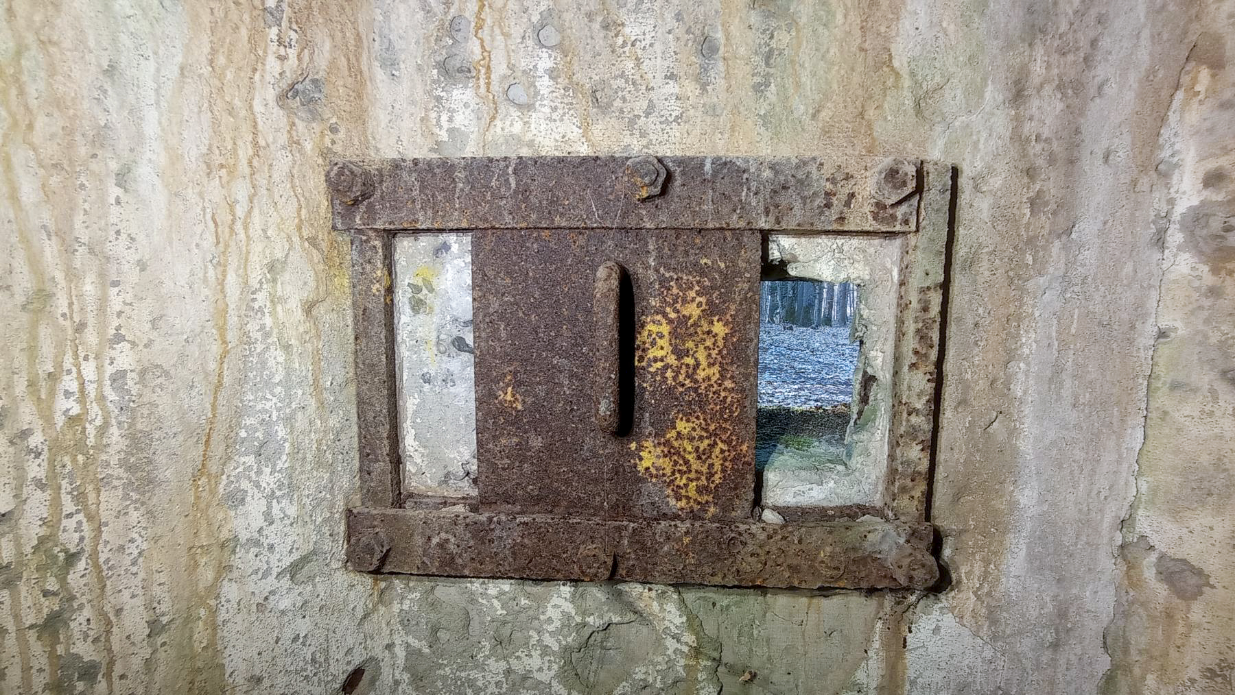 Ligne Maginot - GUNSTHAL 4 - (Blockhaus pour arme infanterie) - Détail du créneau frontal - Baptiste GAUDIN