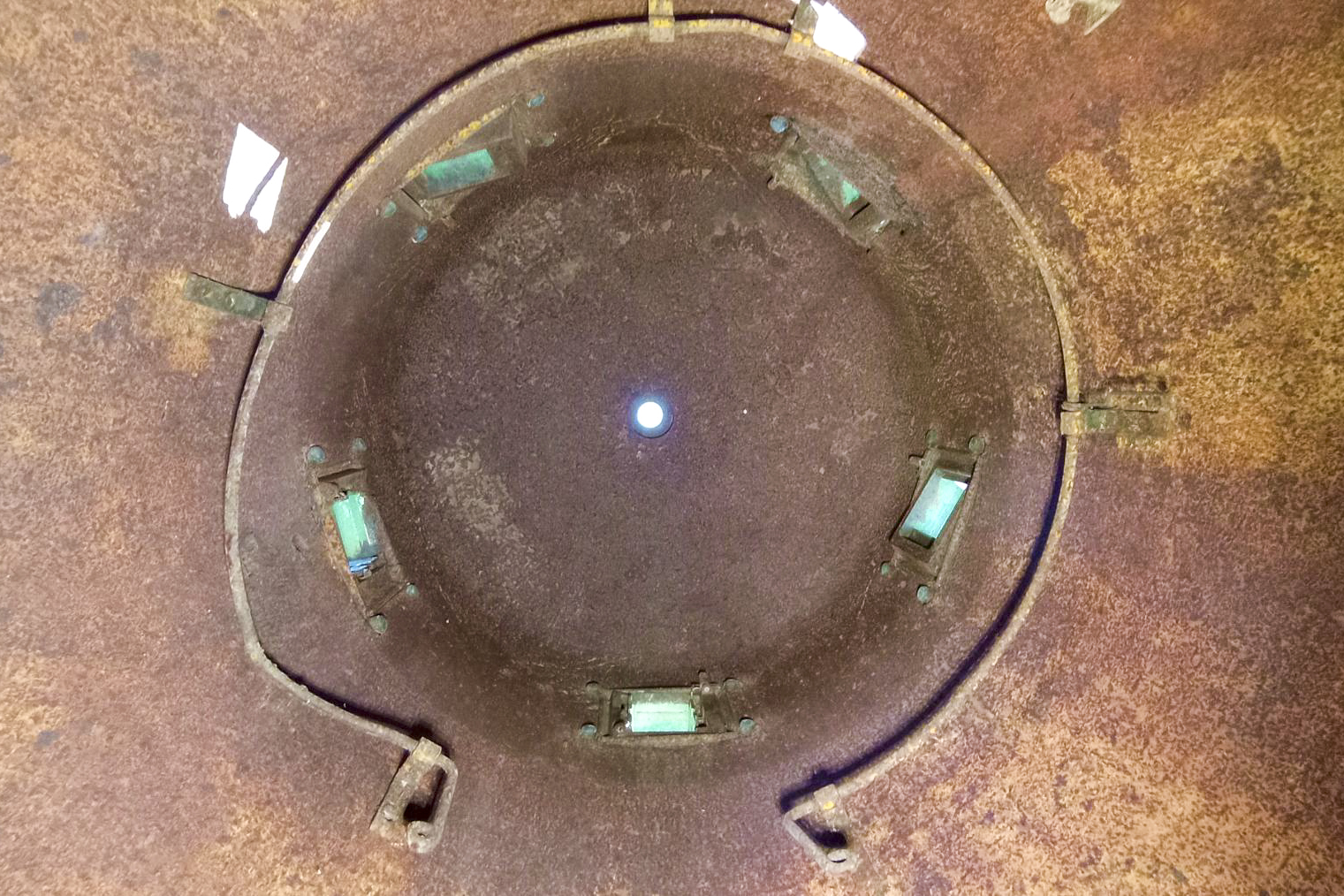 Ligne Maginot - GUNSTHAL COL EST - (Blockhaus pour arme infanterie) - Plafond de la cloche G.F.M. - Baptiste GAUDIN