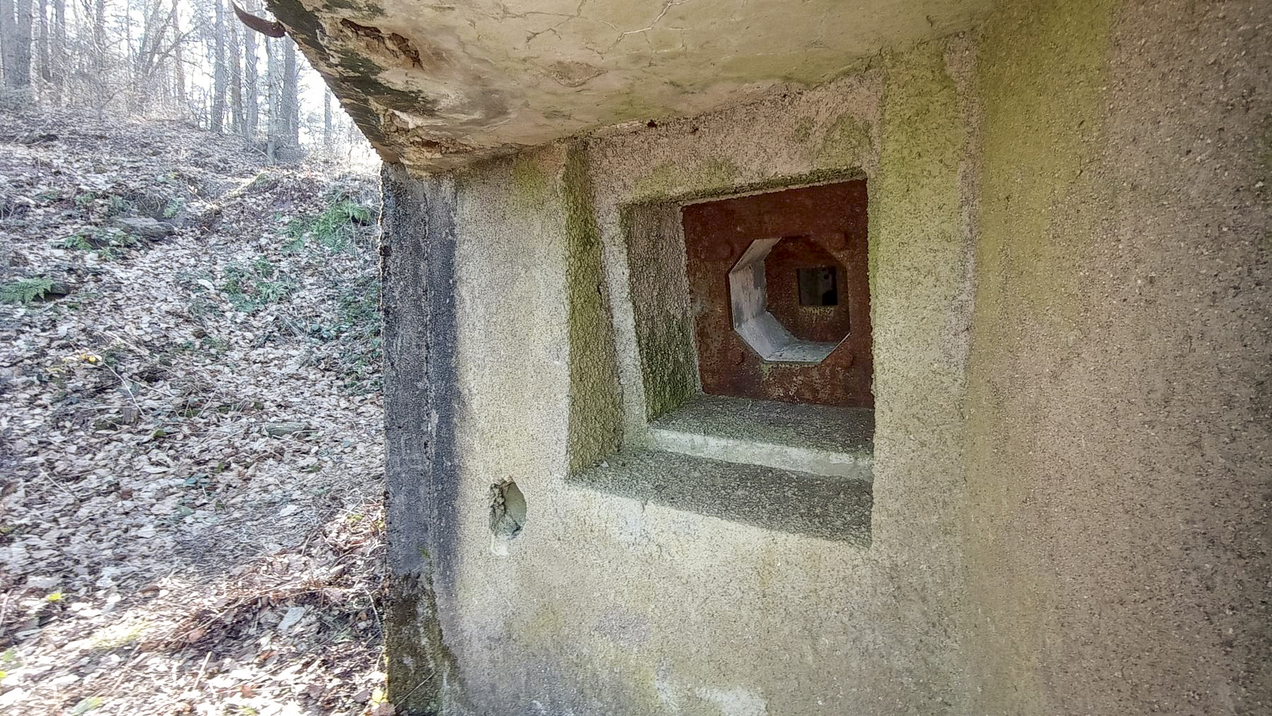 Ligne Maginot - GUNSTHAL COL EST - (Blockhaus pour arme infanterie) - Détail du créneau F.M. principal - Baptiste GAUDIN