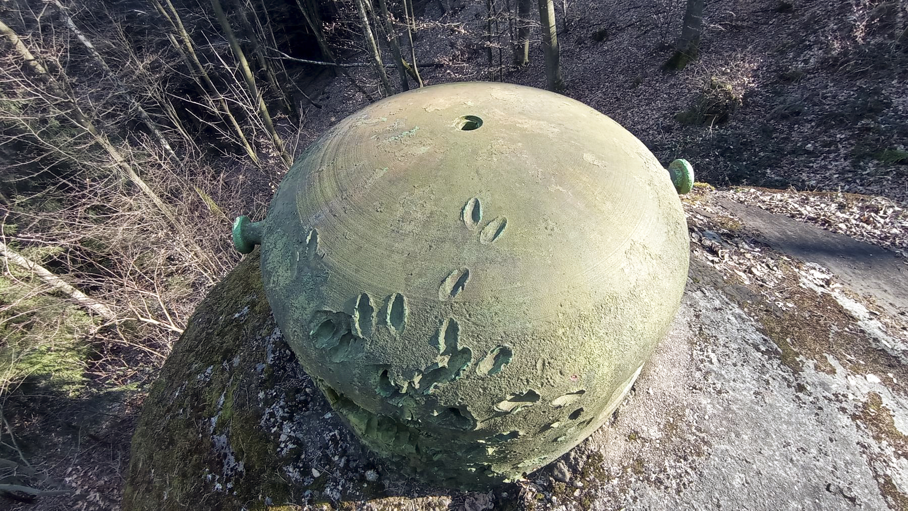 Ligne Maginot - GUNSTHAL COL EST - (Blockhaus pour arme infanterie) - Vue de dessus de la cloche GFM - Baptiste GAUDIN