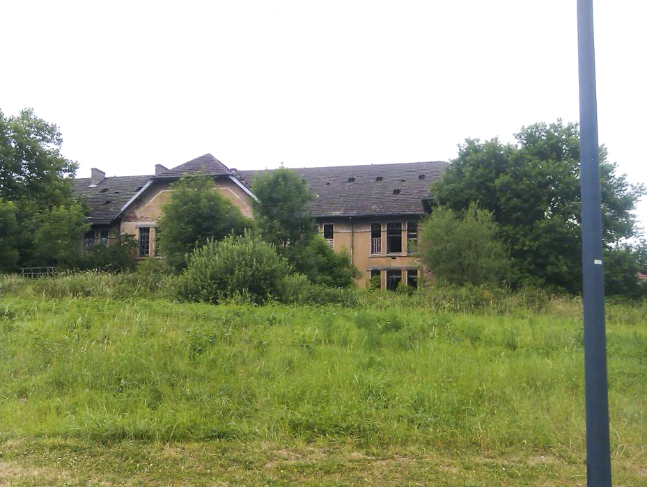 Ligne Maginot - LANGENSOULTZBACH - (Camp de sureté) - Bâtiment principal du casernement en 2014, il contient encore des dessins muraux faits par le bataillon. - donceuh