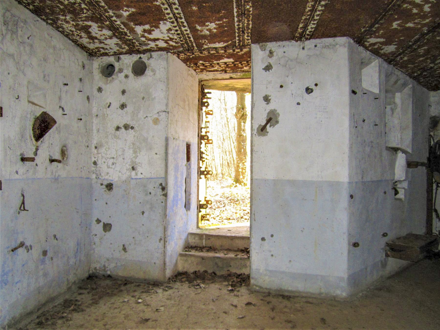 Ligne Maginot - NONNENHARDT N°3 - (Blockhaus pour arme infanterie) - L'entrée donnant dans la chambre de tir Est - Gregory Fuchs
