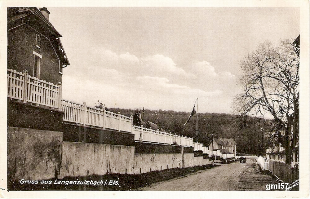 Ligne Maginot - LANGENSOULTZBACH (Cité Cadres) - Photo prise sous l'occupation,  la cité est alors utilisée par les troupes allemandes - Photo und Luftbildverlag Beck J.