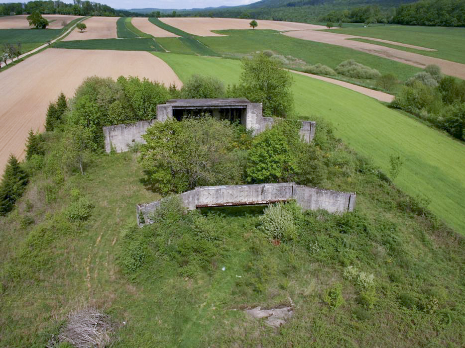 Ligne Maginot - LANGENSOULTZBACH - (Stand de tir) - Le mur paraballe et le massif récepteur - GRAMI