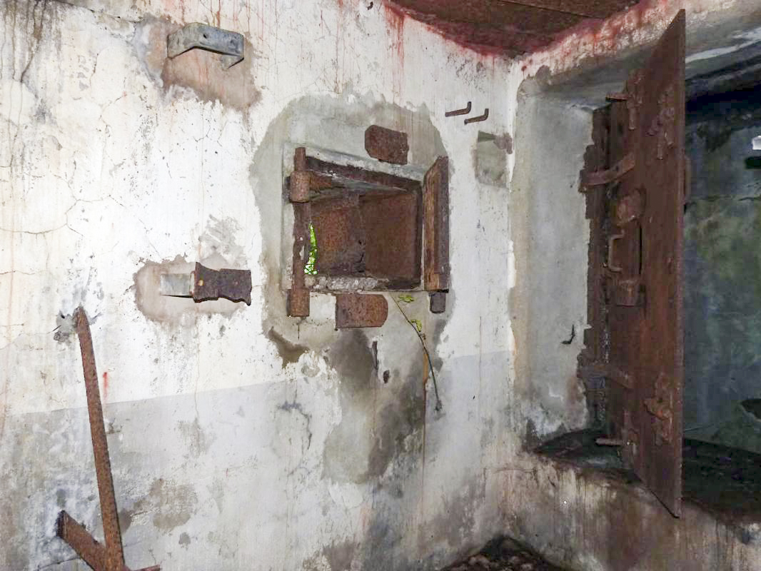 Ligne Maginot - LANGTHAL 1 - (Blockhaus pour arme infanterie) - Chambre de tir FM - JMBrams