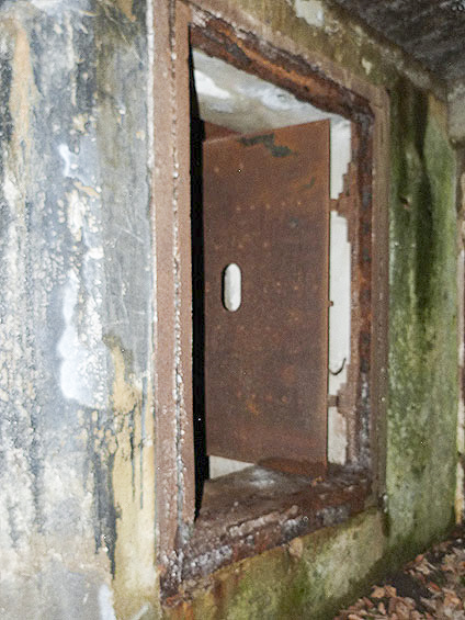 Ligne Maginot - LANGTHAL 1 - (Blockhaus pour arme infanterie) - Entrée de la chambre de tir FM - JMBrams