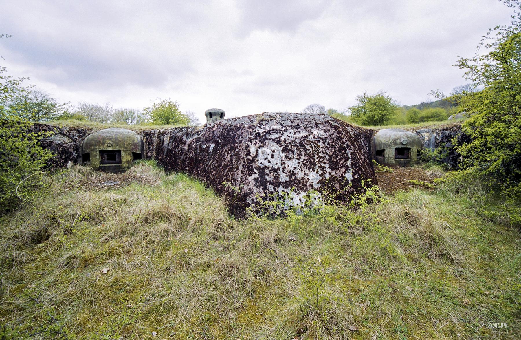 Ligne Maginot - LEMBACH - (Ouvrage d'infanterie) - Bloc 3
Les deux cloches JM - Lia VERMEULEN