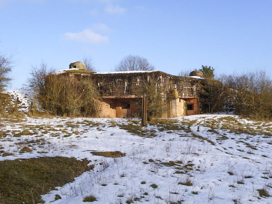 Ligne Maginot - LEMBACH - (Ouvrage d'infanterie) - Bloc 1
Le réseau de rails antichar a été en grande partie ferraillée depuis - Dieselman.de