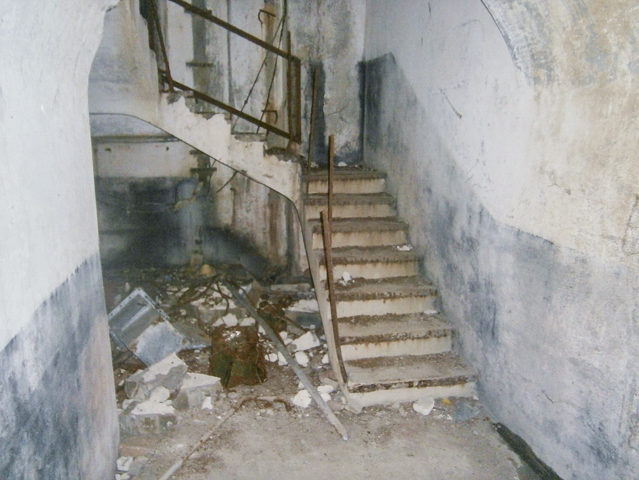 Ligne Maginot - LEMBACH - (Ouvrage d'infanterie) - Bloc 1
L'escalier au pied du bloc - Patrice Vilain