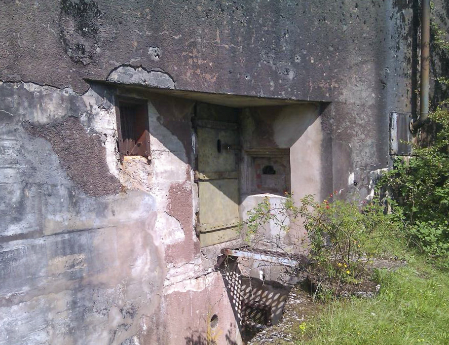 Ligne Maginot - LEMBACH - (Ouvrage d'infanterie) - Bloc 2
Entrée - donceuh