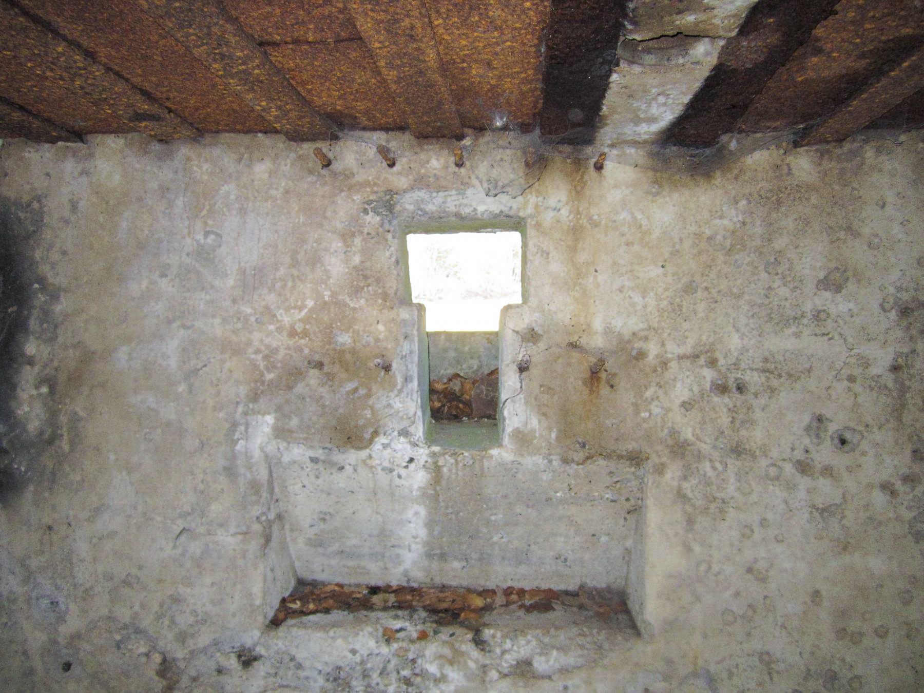 Ligne Maginot - M28 - BETZENTHAL 1 - (Blockhaus pour arme infanterie) - Le créneau pour mitrailleuse nord-est - Gregory Fuchs