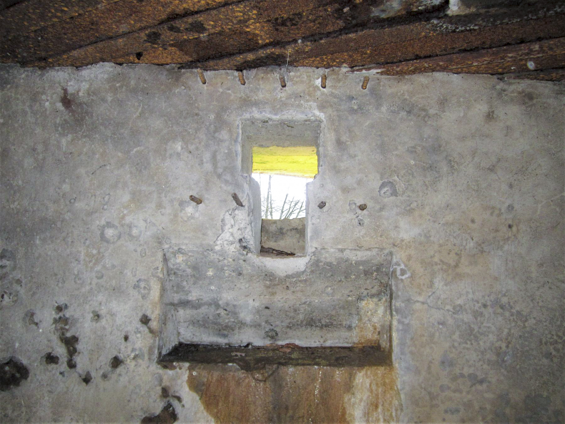 Ligne Maginot - M28 - BETZENTHAL 1 - (Blockhaus pour arme infanterie) - Le créneau pour mitrailleuse ouest - Gregory Fuchs