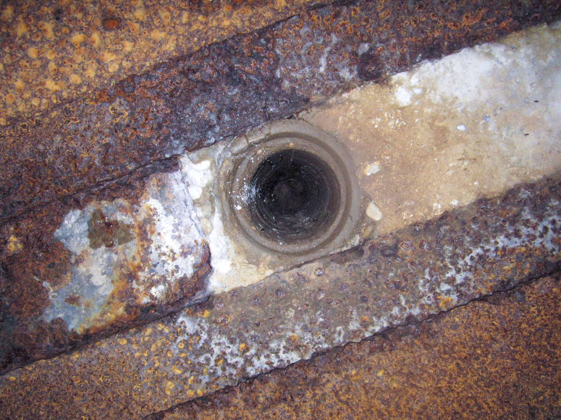 Ligne Maginot - M28 - BETZENTHAL 1 - (Blockhaus pour arme infanterie) - Chambre de tir ouest, orifice périscopique - Gregory Fuchs