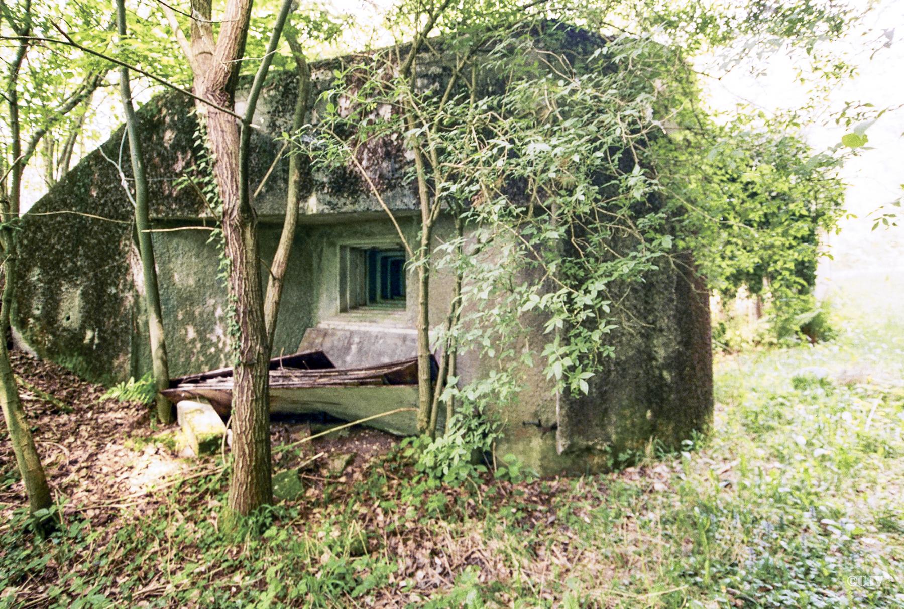 Ligne Maginot - NAGELSTHAL - (Blockhaus pour arme infanterie) - Vue sur la chambre de tir sud - Lia VERMEULEN