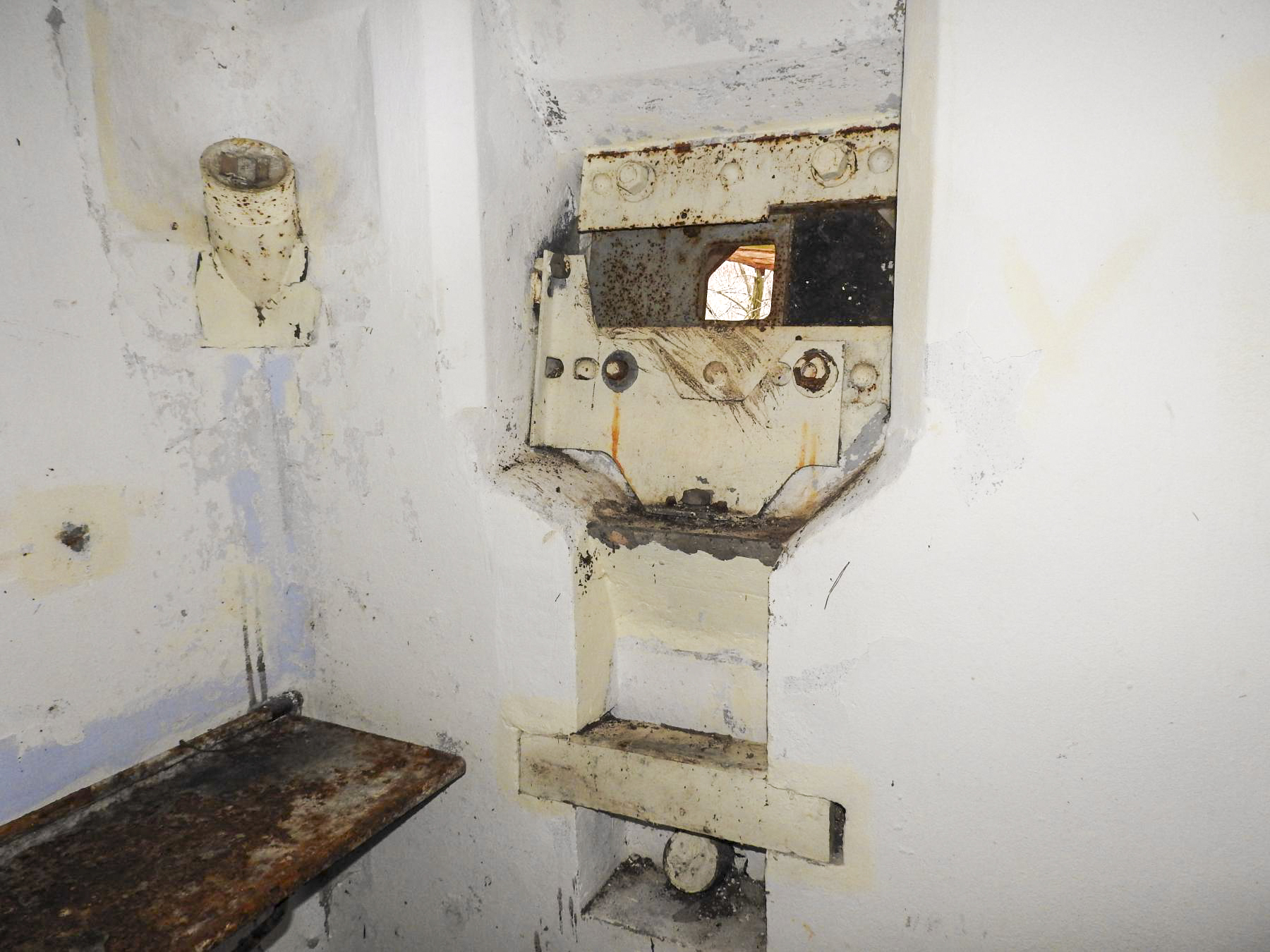 Ligne Maginot - NONNENHARDT N°1 - (Blockhaus pour arme infanterie) - Créneau FM principal - STENGER Mathieu