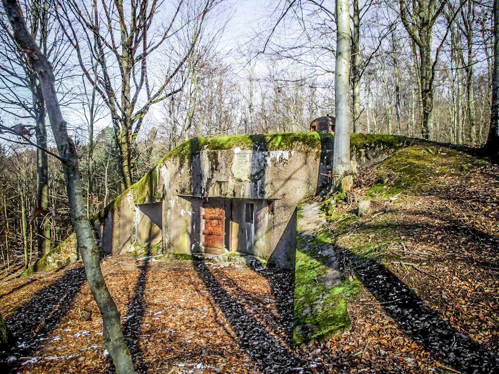 Ligne Maginot - NONNENHARDT N°2 - (Blockhaus pour arme infanterie) - Vue vers l'entrée - Fré Do