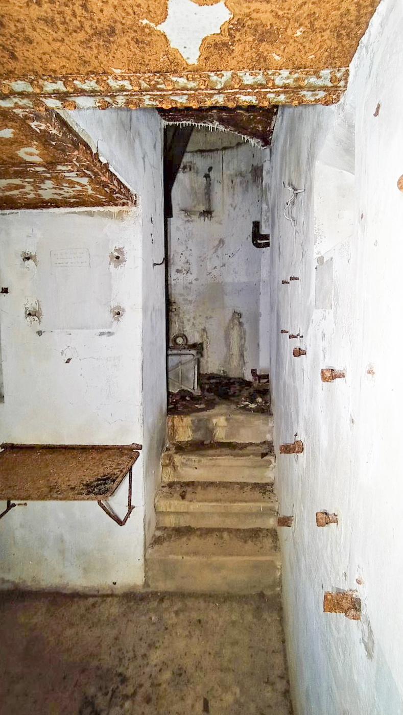 Ligne Maginot - NONNENHARDT N°2 - (Blockhaus pour arme infanterie) - Accès à la cloche GFM - Baptiste GAUDIN
