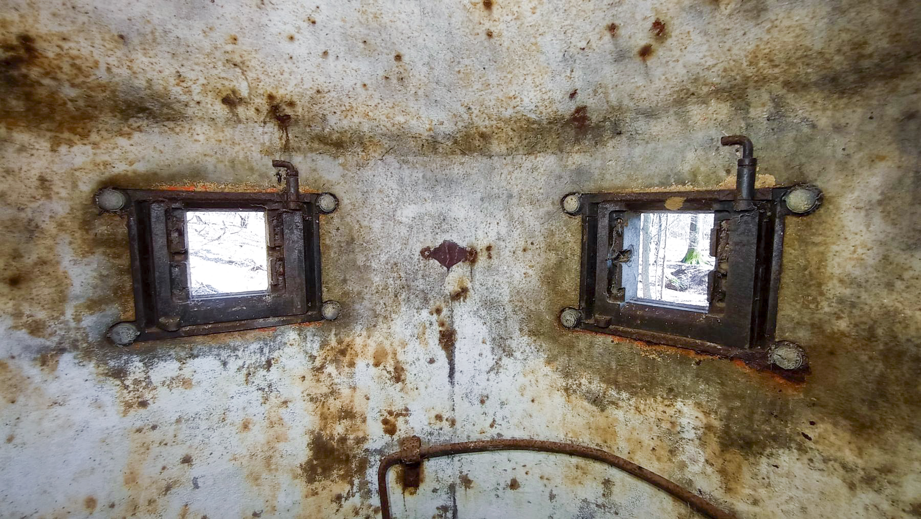 Ligne Maginot - NONNENHARDT N°2 - (Blockhaus pour arme infanterie) - Créneaux de la cloche GFM - Baptiste GAUDIN