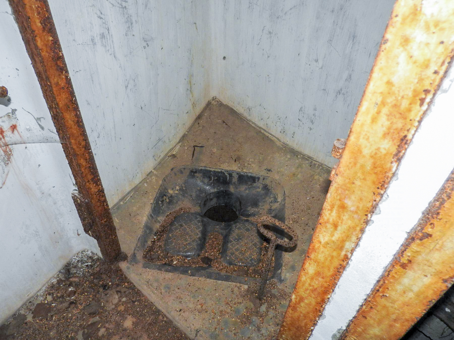 Ligne Maginot - NONNENHARDT N°2 - (Blockhaus pour arme infanterie) - Latrines - STENGER Mathieu