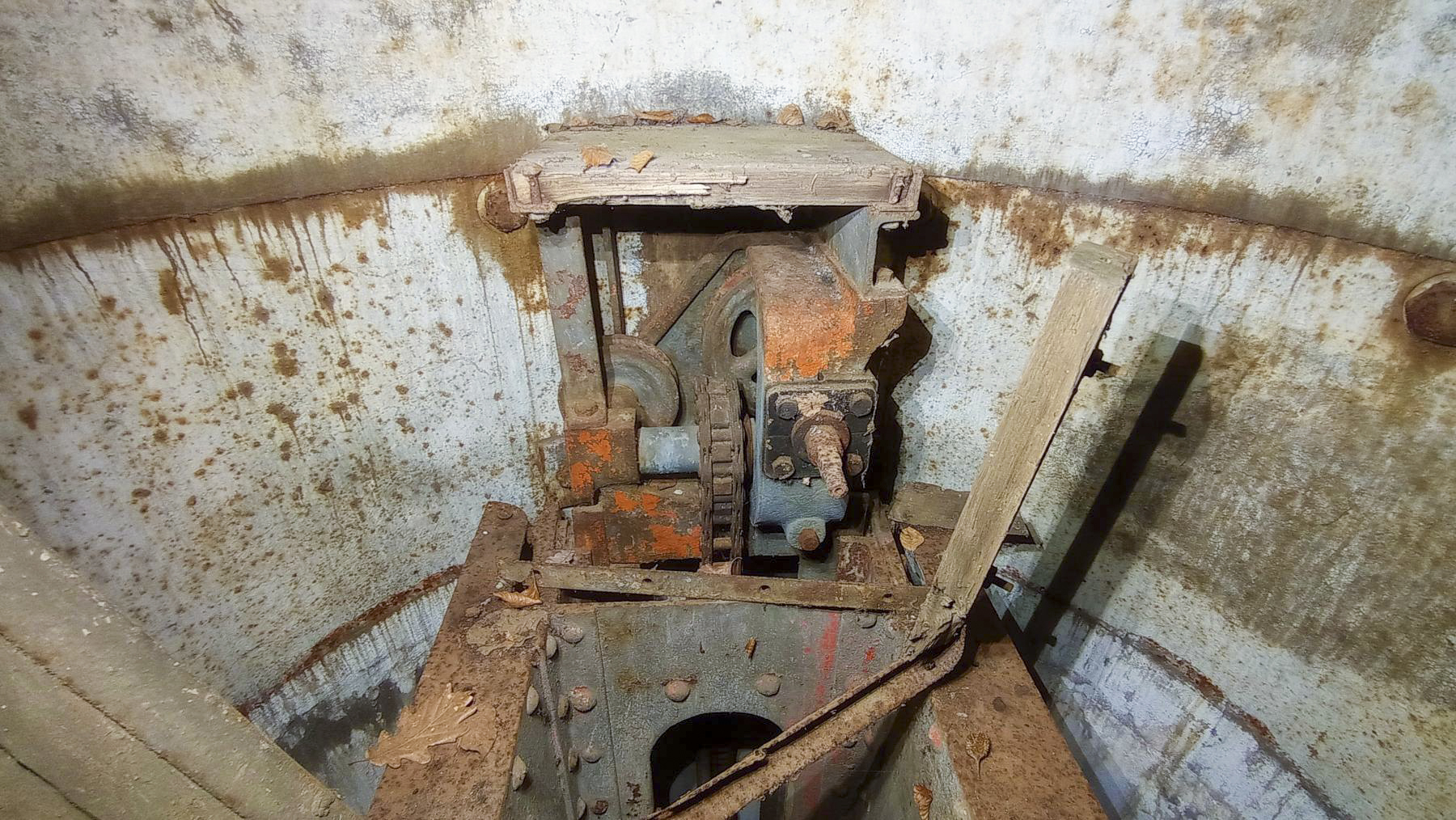 Ligne Maginot - NONNENHARDT N°2 - (Blockhaus pour arme infanterie) - Commande du plancher mobile - Baptiste GAUDIN