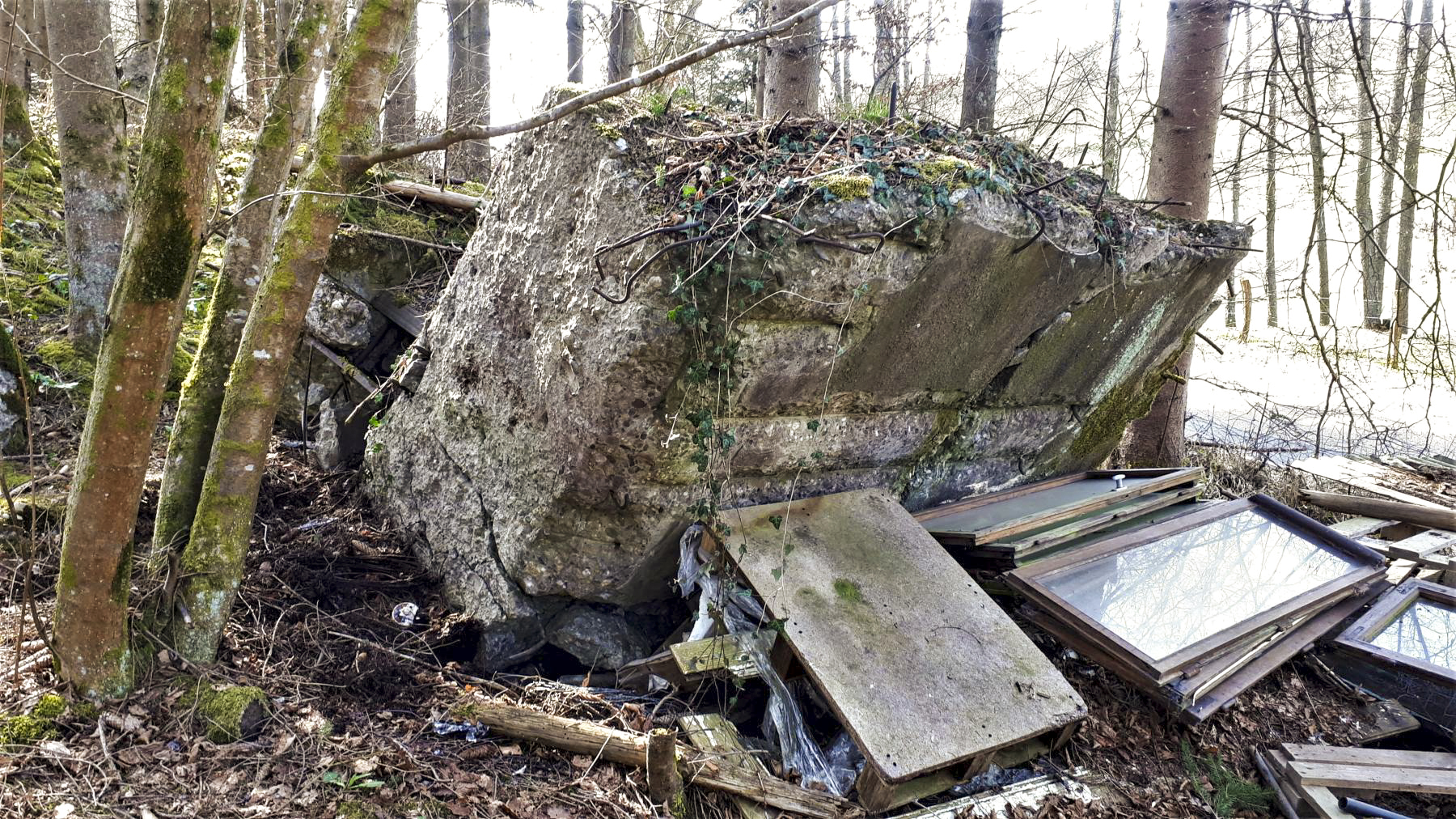 Ligne Maginot - SCHMELTZBACH OUEST - (Casemate d'infanterie - Simple) - Un pan de mur de la façade - Gregory Fuchs