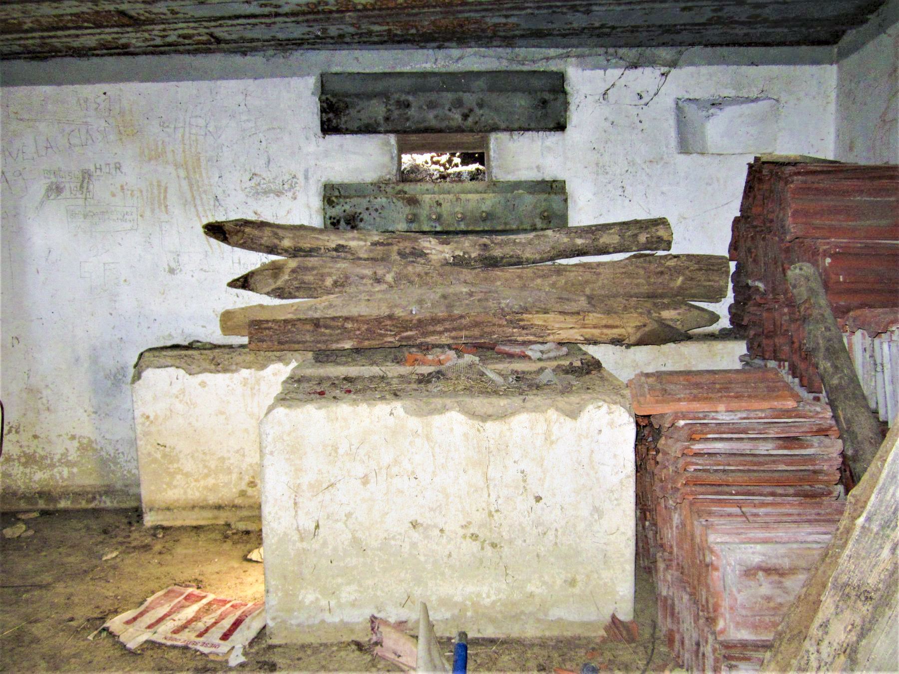 Ligne Maginot - SPIESS 1 - (Blockhaus pour arme infanterie) - Créneau mitrailleuse Sud-Ouest - Gregory Fuchs