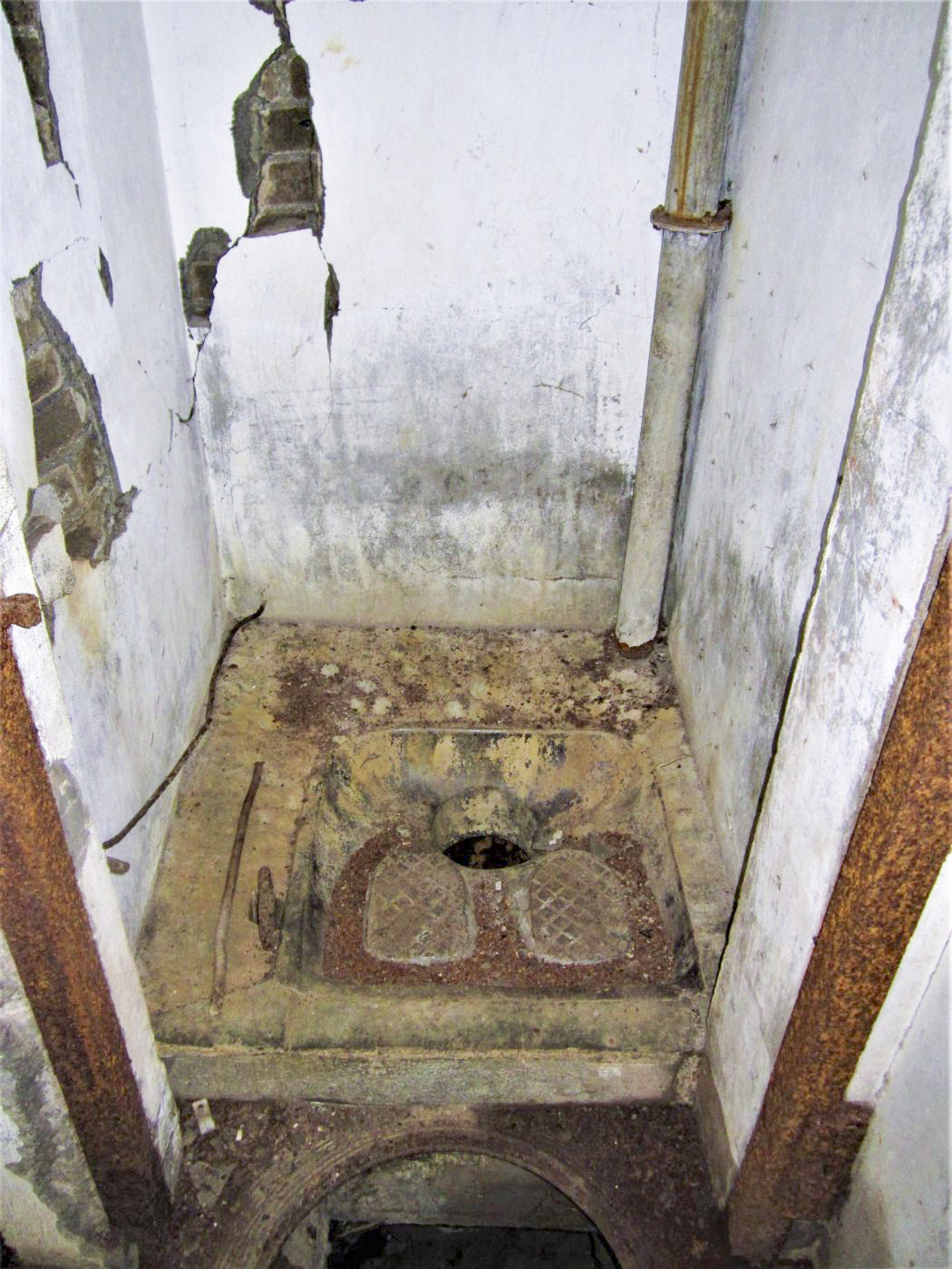 Ligne Maginot - WINDSTEIN - (Casemate d'infanterie - double) - Latrines - Gregory Fuchs