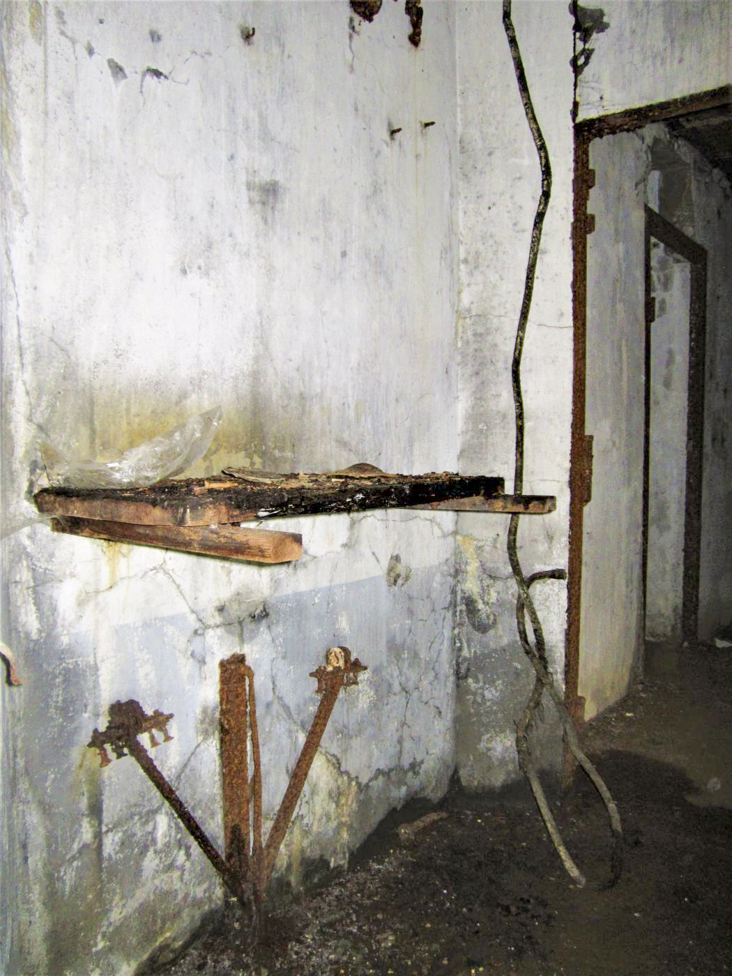 Ligne Maginot - WINDSTEIN - (Casemate d'infanterie - double) - Local de la cloche JM est - Gregory Fuchs