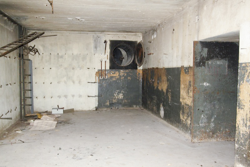 Ligne Maginot - NANCY- LAXOU - CENTRAL PROTéGé - (Central téléphonique isolé) - Local du central téléphonique
Vue vers le coté arrivées des câbles et répartiteurs - Antoine SCHOEN