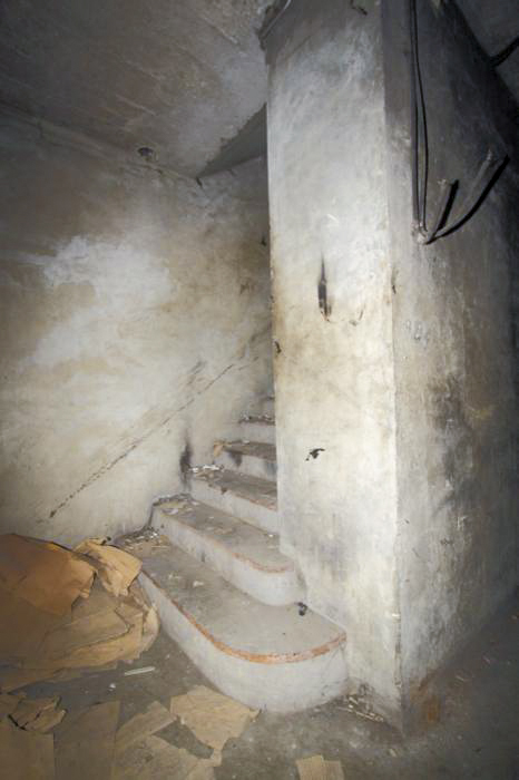 Ligne Maginot - NANCY- LAXOU - CENTRAL PROTéGé - (Central téléphonique isolé) - Escalier de liaison entre l'étage supérieur et inférieur - Antoine SCHOEN