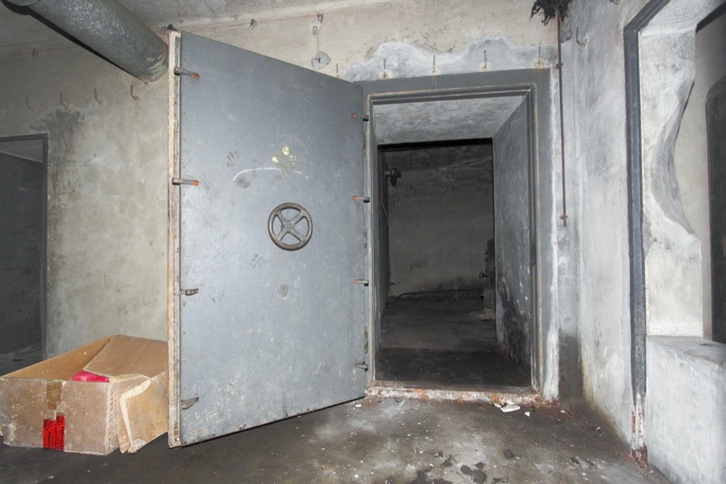 Ligne Maginot - NANCY- LAXOU - CENTRAL PROTéGé - (Central téléphonique isolé) - Porte de la chaufferie - Antoine SCHOEN