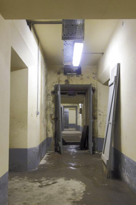 Ligne Maginot - NANCY- LAXOU - STATION PROTéGéE LSGD - (Central téléphonique isolé) - Couloir principal de l'abri - Antoine SCHOEN